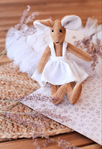 Little Chestnut Mouse